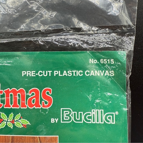 Gallery of Stitches by Bucilla Christmas 'NOEL' Wall Hanging Kit New in Bag 6515 - Picture 6 of 12